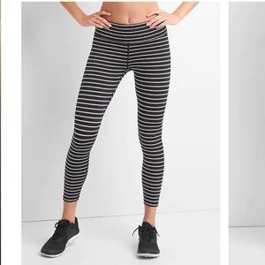 GapFit Blackout Stripe 7/8 Leggings